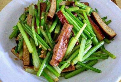 江蘇兩所高級中學都出事兒了!餐飲食品含“不得檢出”項目,芹菜農藥殘留超標!